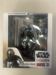 **Open Box**MAFEX Star Wars The Mandalorian Chrome Ver. 256 Action Figure