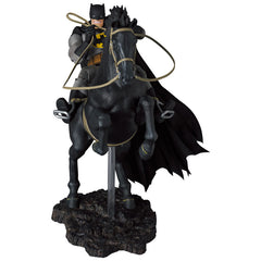 MAFEX Batman & Horse (The Dark Knight Returns) Action Figure