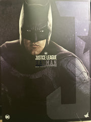**Open Box**Hot Toys 1/6 Scale MMS456 Justice League Batman Deluxe Version Action Figure