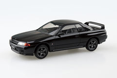 Aoshima 1/32 NISSAN R32 SKYLINE GT-R (BLACK PEARL METALLIC) Model Kit